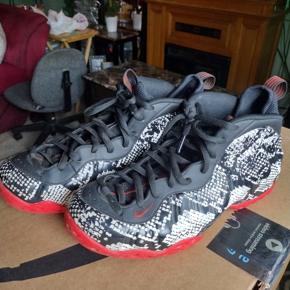 Used Nike Foamposite One albino snakeskin mens size 10